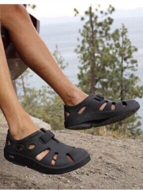 OOFOS OOcandoo Unisex Sports Recovery Sandal W9--M7